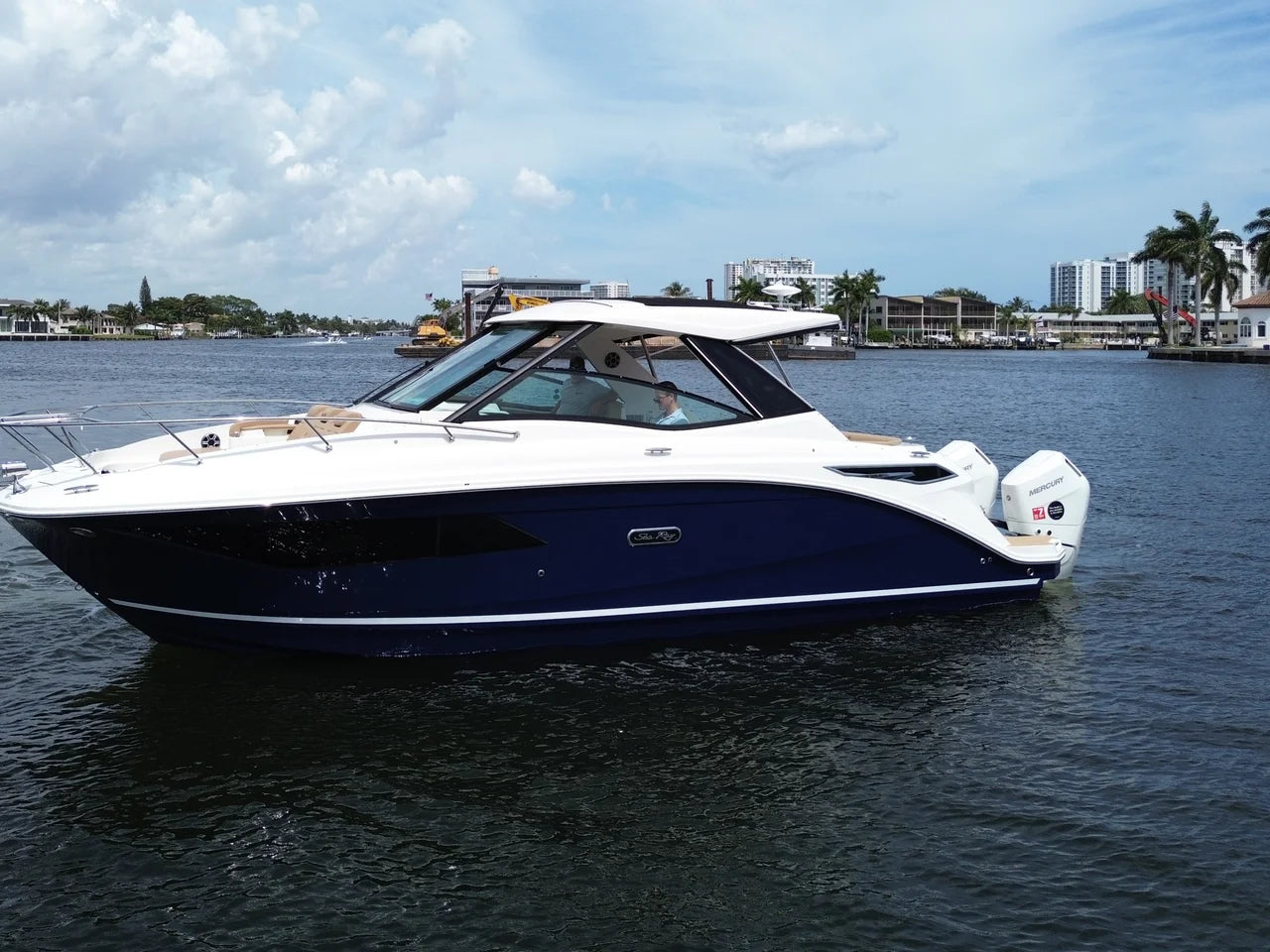 2026 Sea Ray Sundancer 320 Outboard 32.0 feet, Clearwater, Florida #1