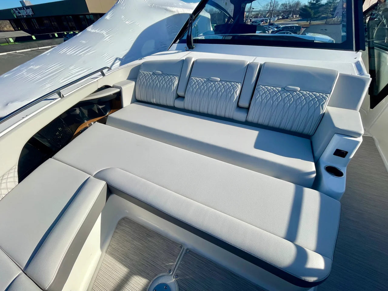 2026 Sea Ray Sundancer 370 Outboard 37.0 feet, Clearwater, Florida #18