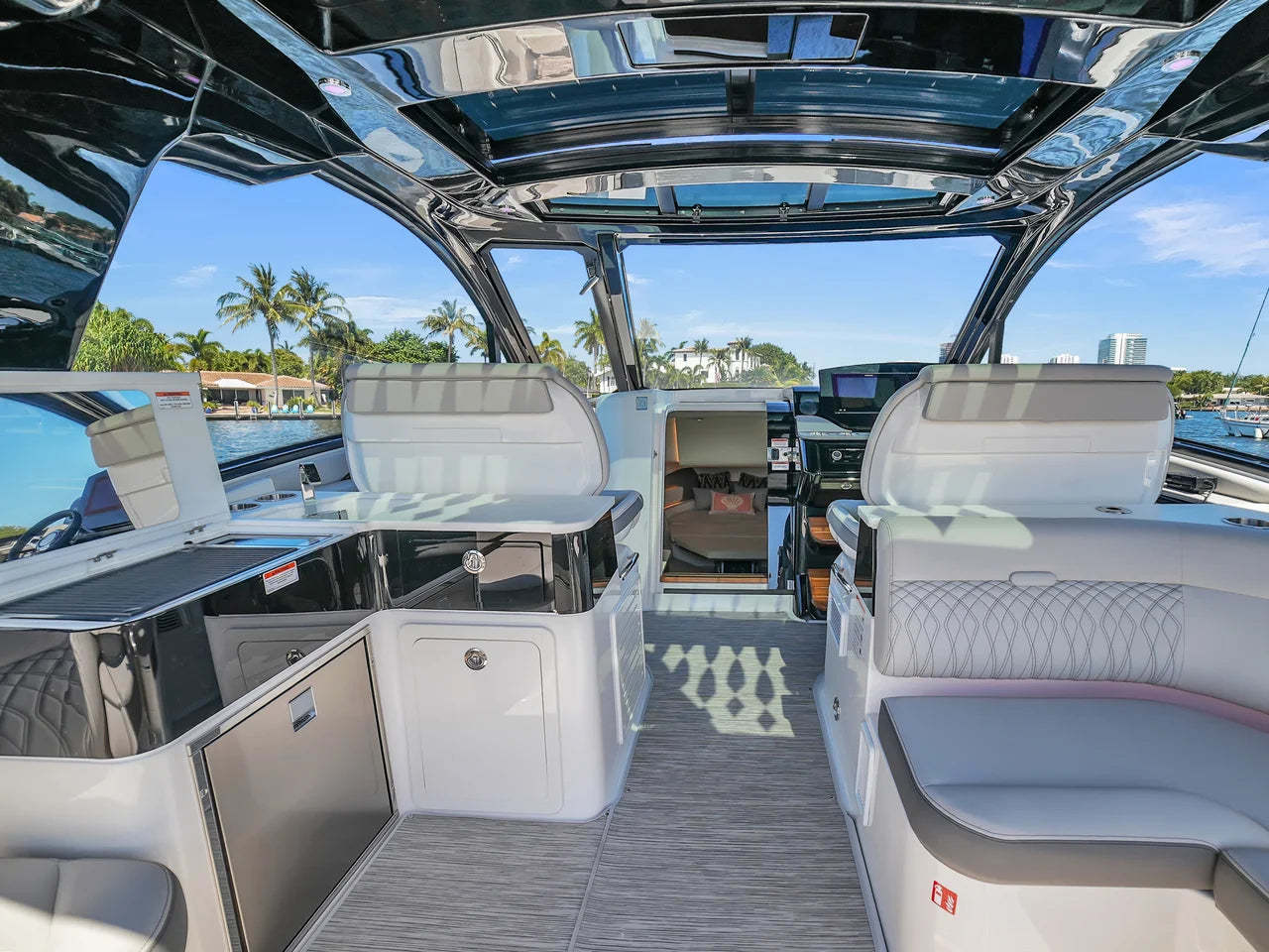 2026 Sea Ray Sundancer 370 Outboard 37.0 feet, Clearwater, Florida #13