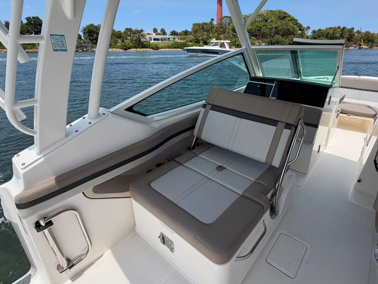 2026 Boston Whaler 280 Vantage 28.0 feet, Clearwater, Florida #16