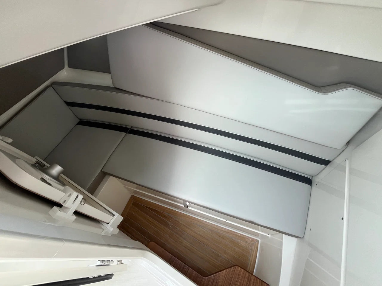 2026 Boston Whaler 330 Vantage 33.0 feet, Clearwater, Florida #26