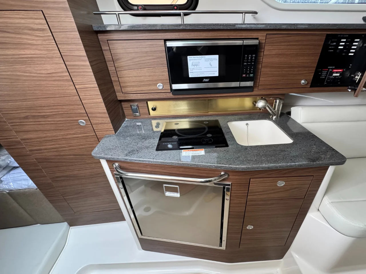 2026 Boston Whaler 325 Conquest 32.0 feet, Clearwater, Florida #36