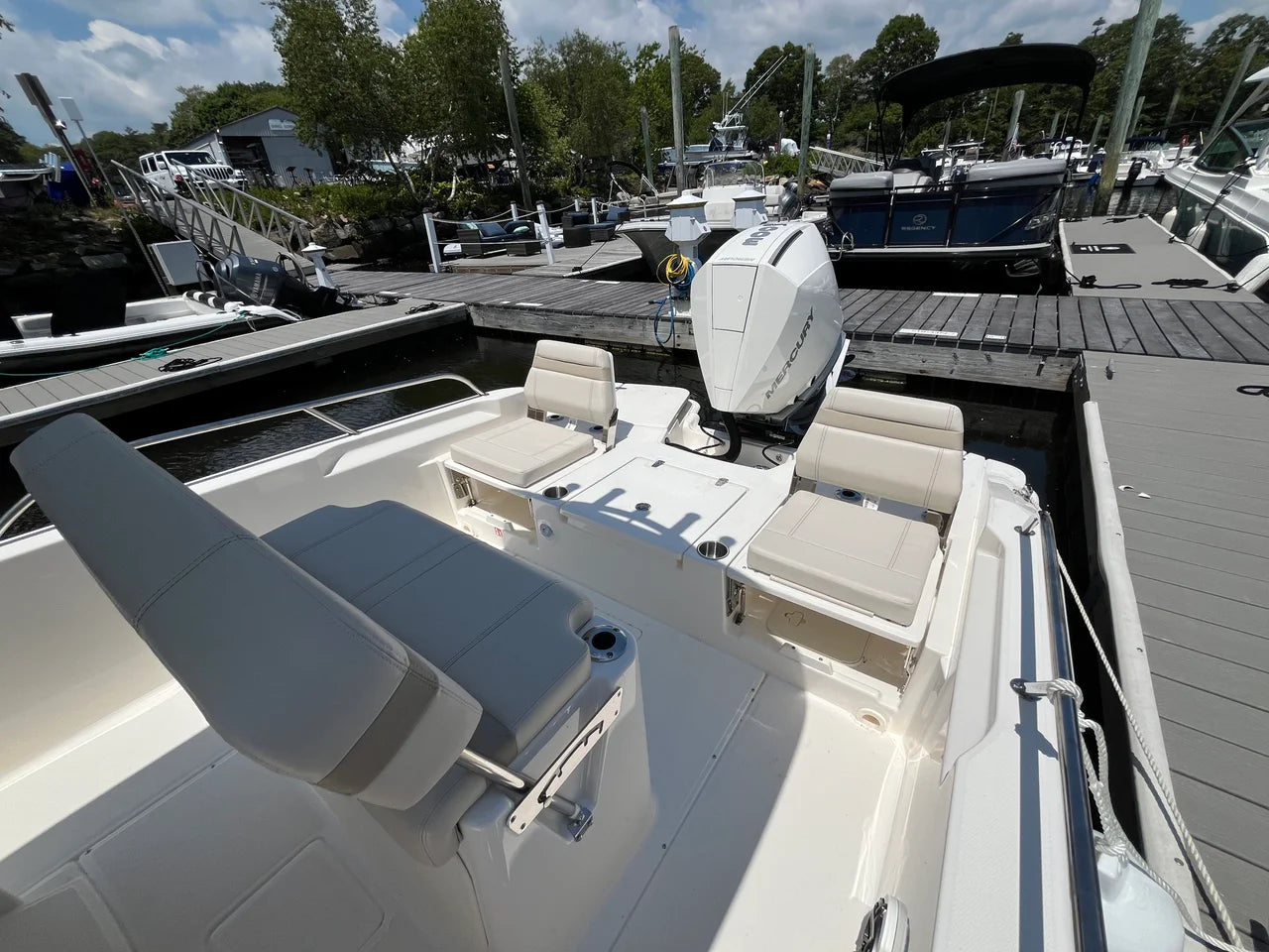 2026 Boston Whaler 250 Dauntless 25.0 feet, Clearwater, Florida #12