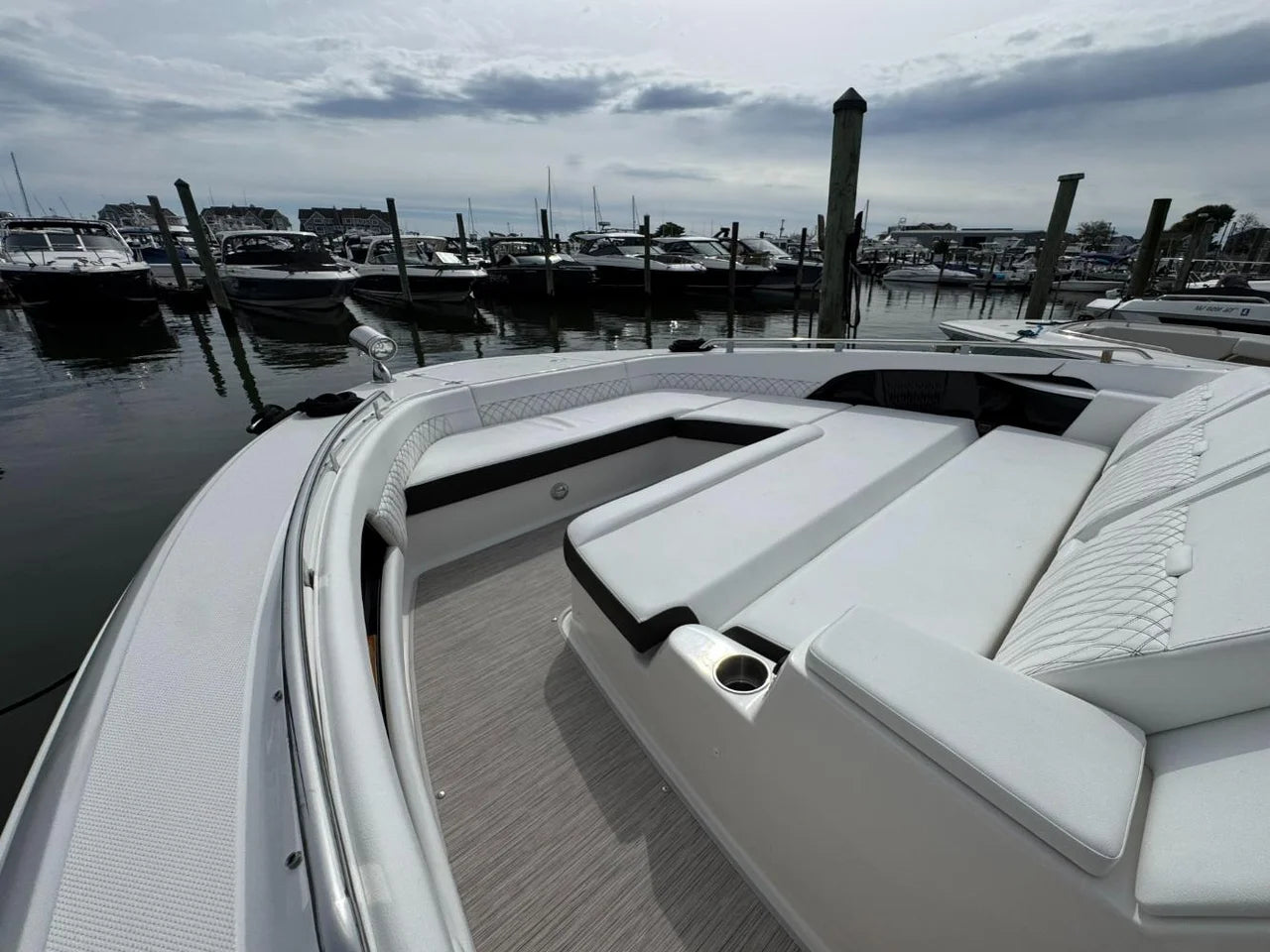 2026 Sea Ray Sundancer 370 Outboard 37.0 feet, Clearwater, Florida #60