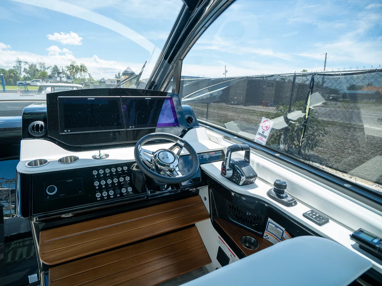 2026 Sea Ray Sundancer 370 Outboard 37.0 feet, Clearwater, Florida #11