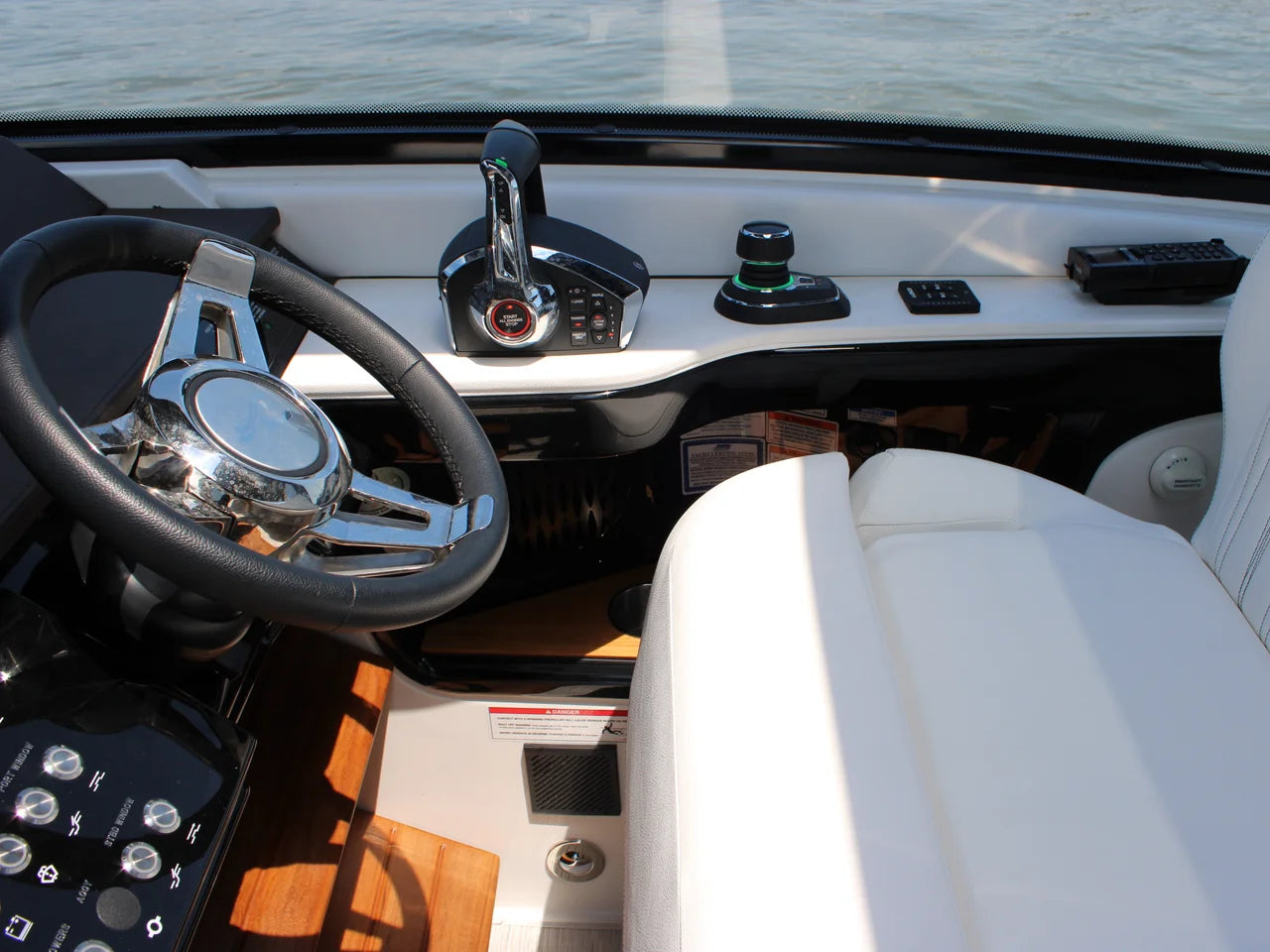 2026 Sea Ray Sundancer 370 Outboard 37.0 feet, Clearwater, Florida #64