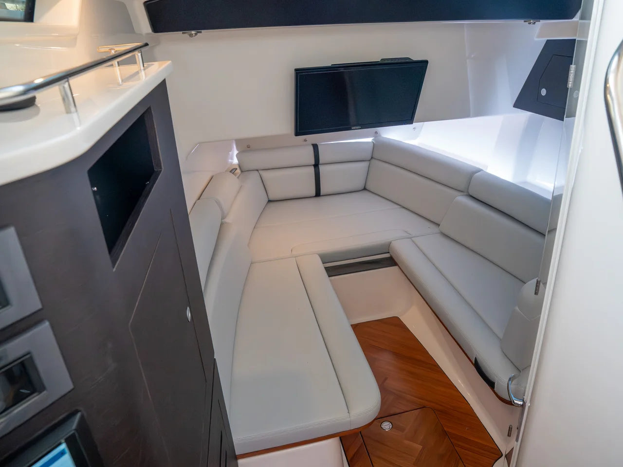 2026 Boston Whaler 350 Realm 35.0 feet, Clearwater, Florida #27