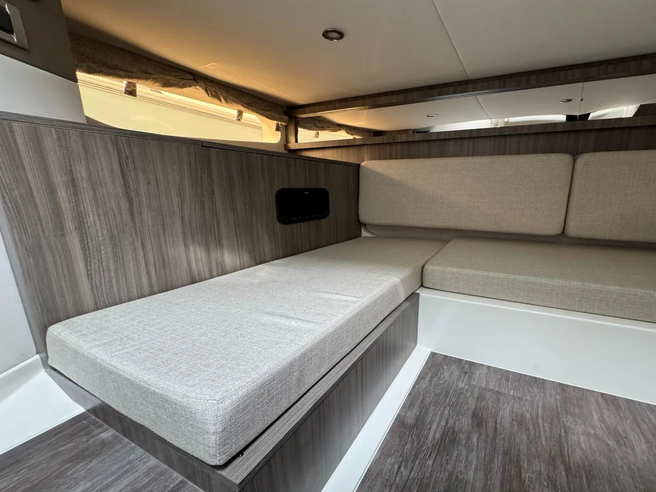 2026 Sea Ray Sundancer 370 Outboard 37.0 feet, Clearwater, Florida #57