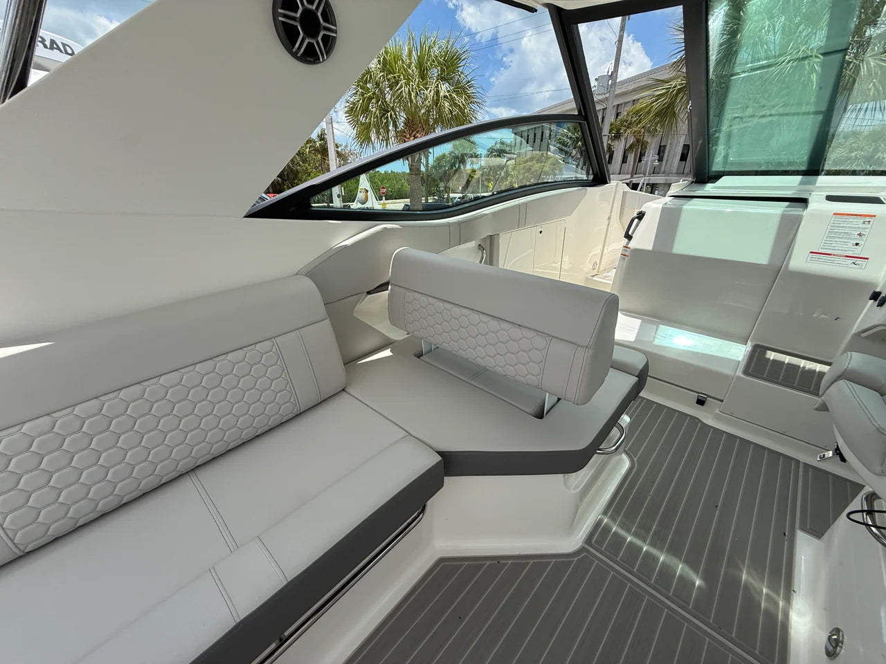 2026 Sea Ray Sundancer 320 Outboard 32.0 feet, Clearwater, Florida #34