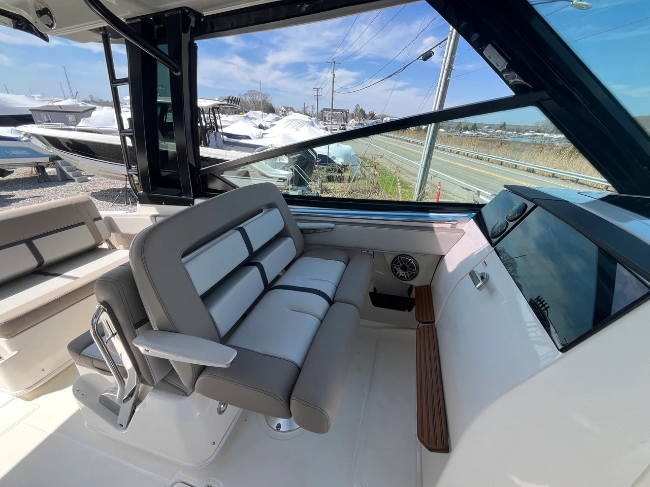 2026 Boston Whaler 330 Vantage 33.0 feet, Clearwater, Florida #15