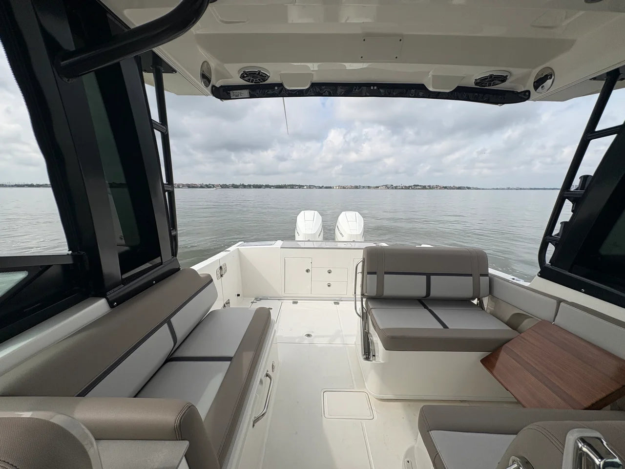2025 Boston Whaler 330 Vantage 33.0 feet, Clearwater, Florida #26