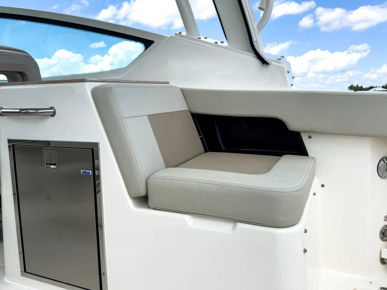 2026 Boston Whaler 280 Vantage 27.0 feet, Clearwater, Florida #14