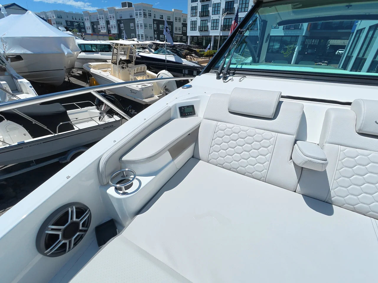 2026 Sea Ray Sundancer 320 Outboard 32.0 feet, Clearwater, Florida #35