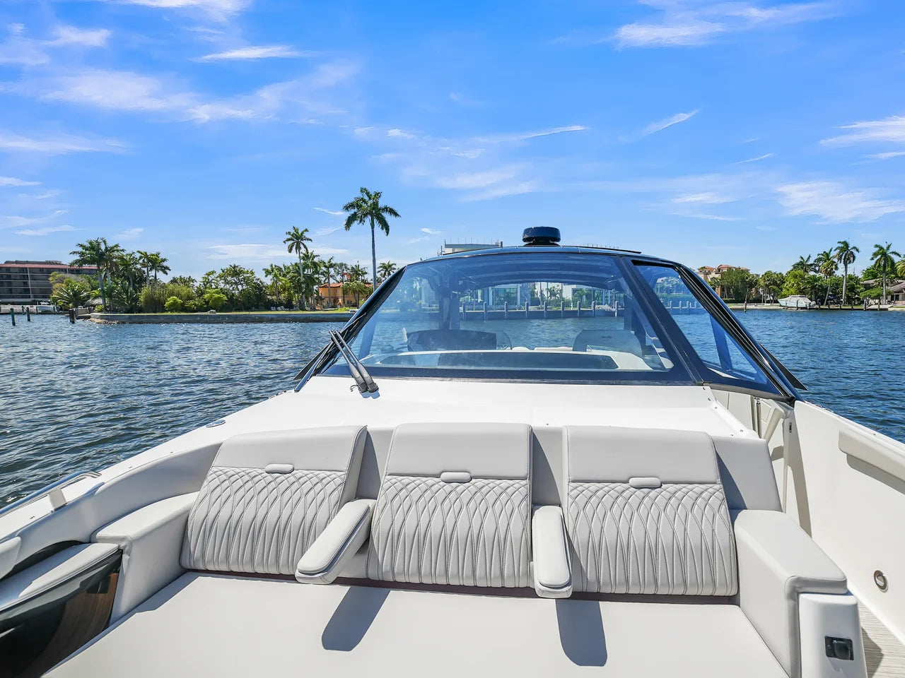 2026 Sea Ray Sundancer 370 Outboard 37.0 feet, Clearwater, Florida #43