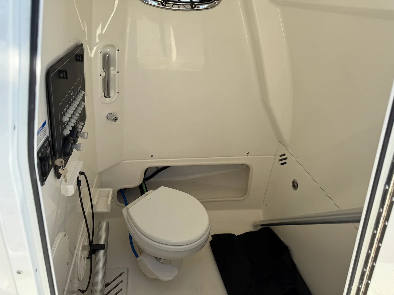 2026 Boston Whaler 250 Outrage 25.0 feet, Clearwater, Florida #13