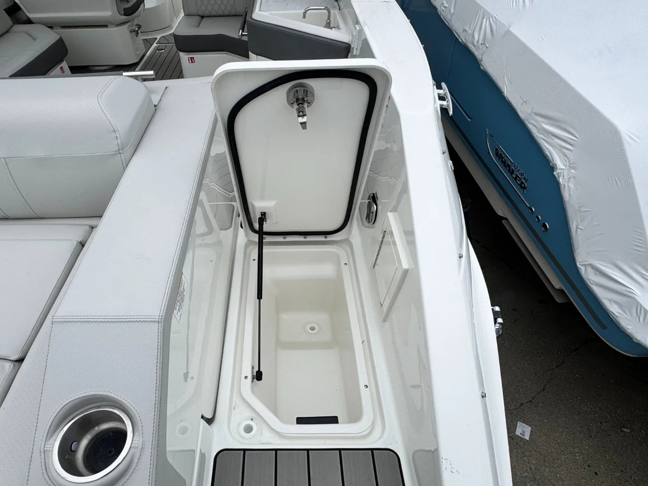 2026 Sea Ray SLX 310 Outboard 31.0 feet, Clearwater, Florida #15