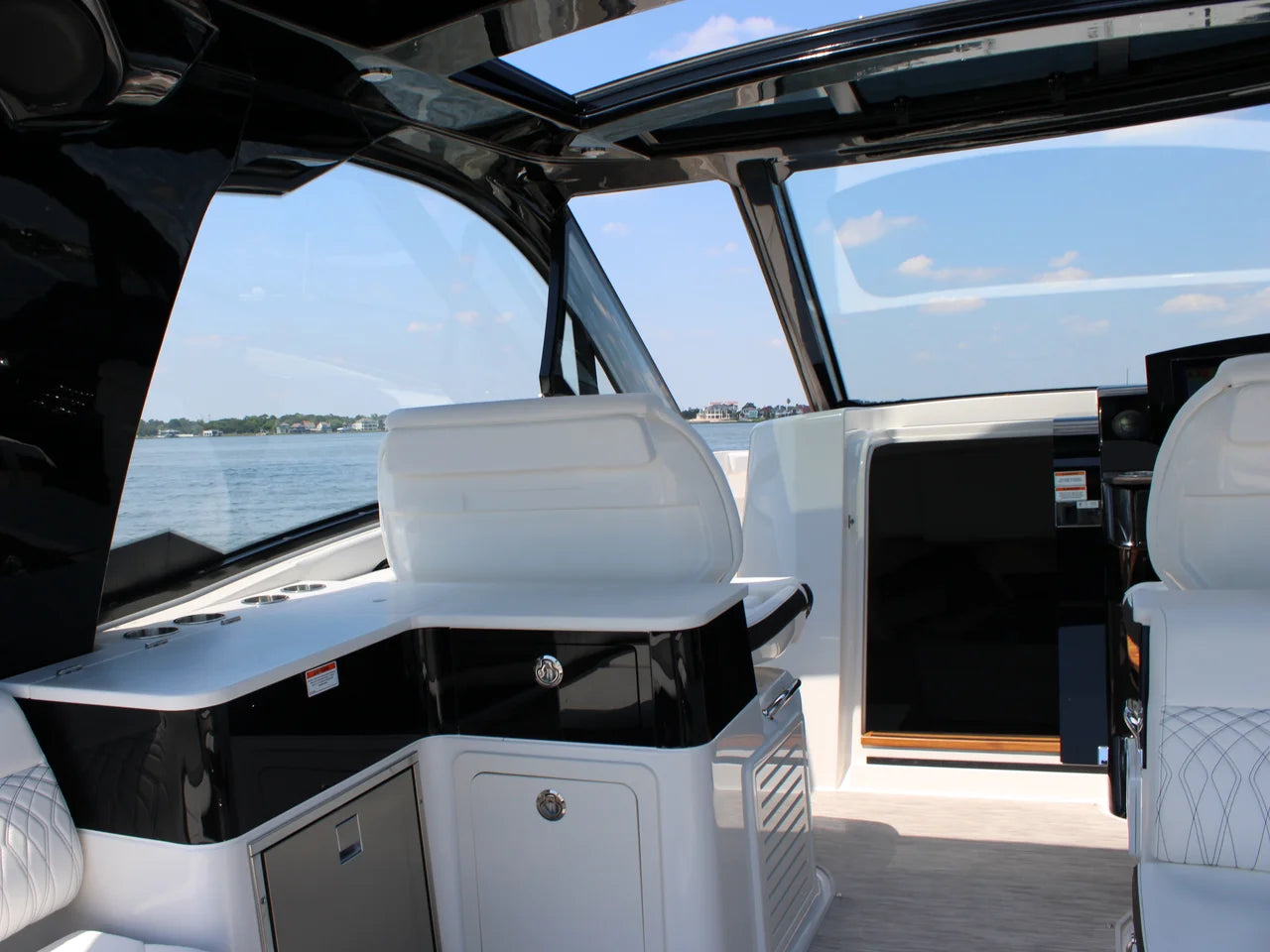 2026 Sea Ray Sundancer 370 Outboard 37.0 feet, Clearwater, Florida #69