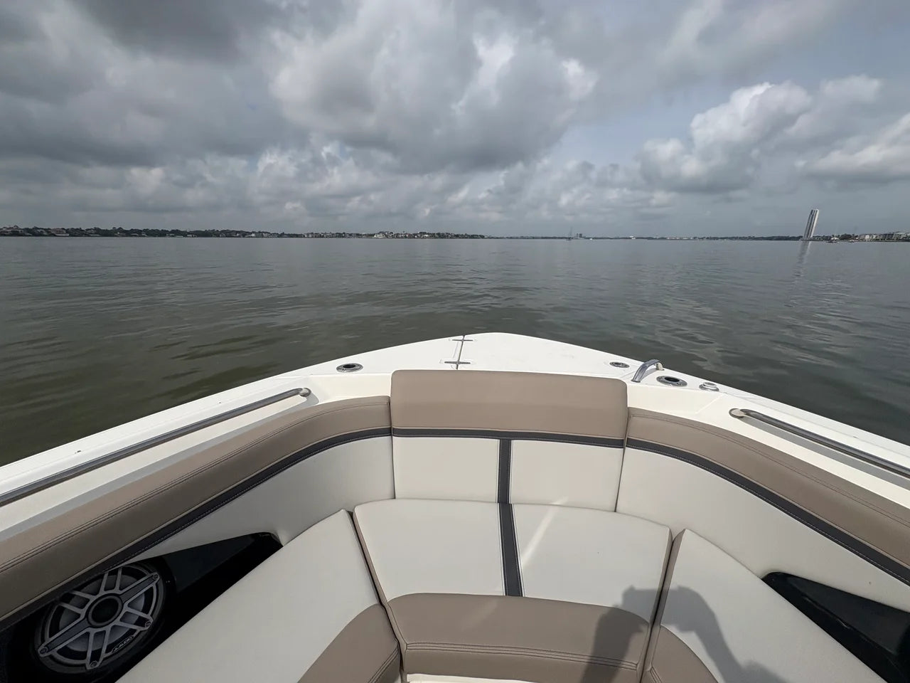 2025 Boston Whaler 330 Vantage 33.0 feet, Clearwater, Florida #16