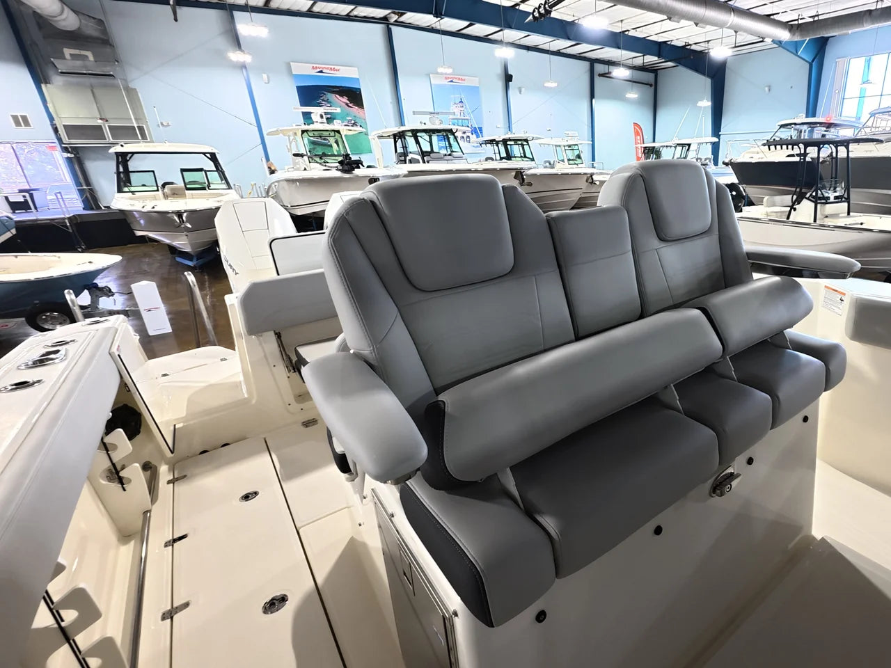 2026 Boston Whaler 330 Outrage 33.0 feet, Clearwater, Florida #13