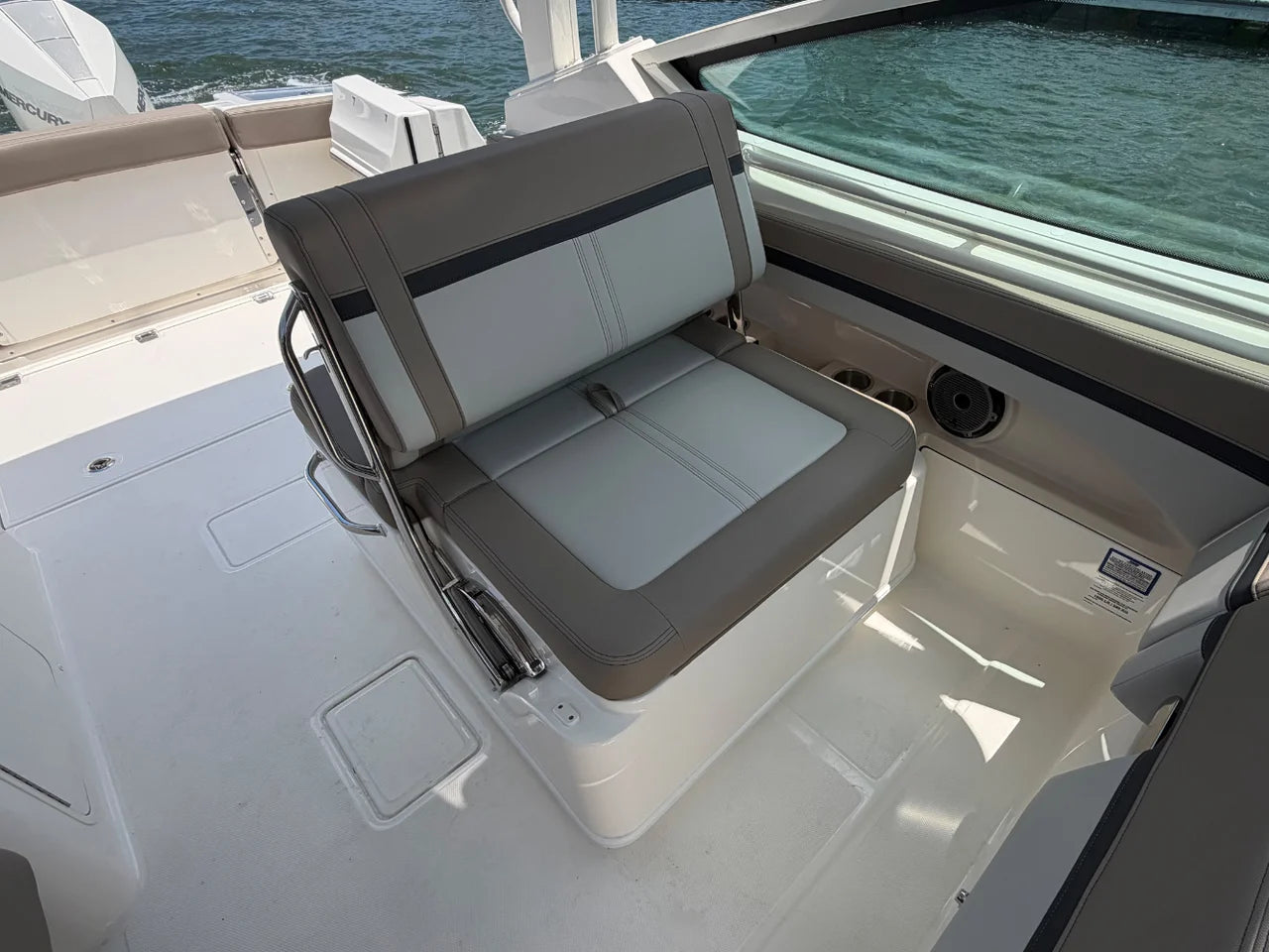 2026 Boston Whaler 280 Vantage 28.0 feet, Clearwater, Florida #17