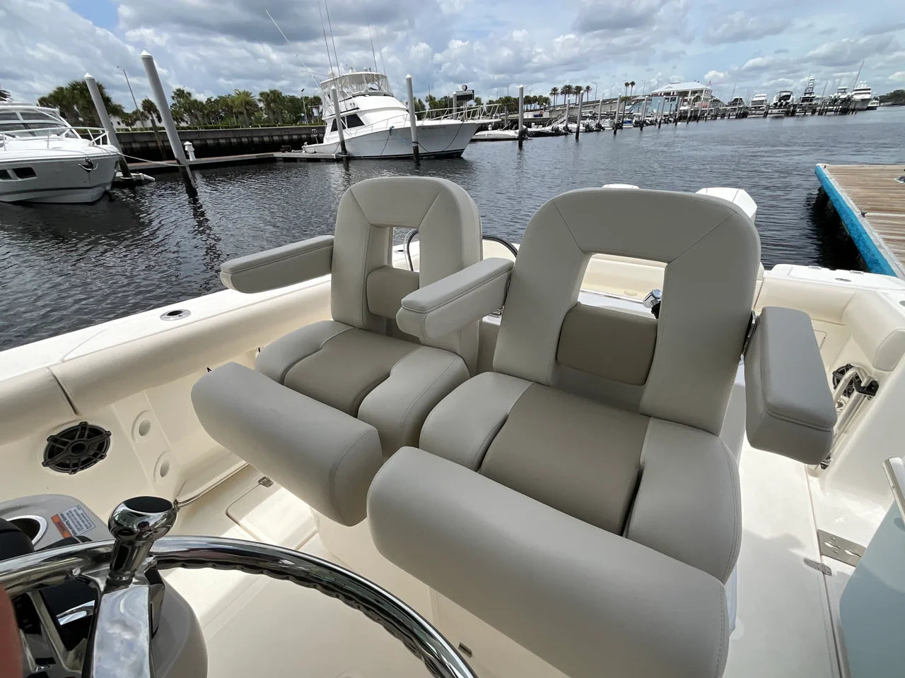 2026 Boston Whaler 280 Outrage 28.0 feet, Clearwater, Florida #14