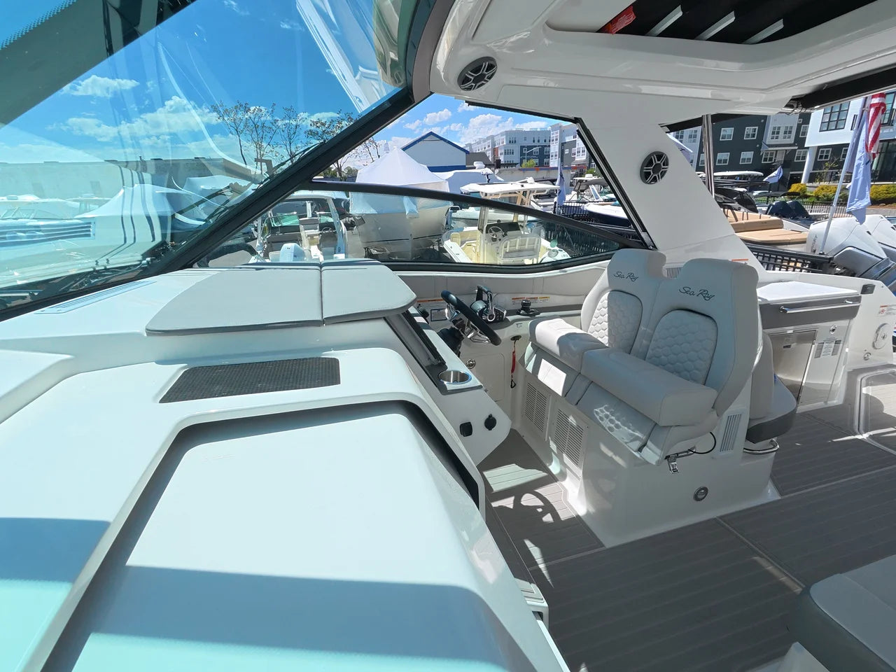 2026 Sea Ray Sundancer 320 Outboard 32.0 feet, Clearwater, Florida #18