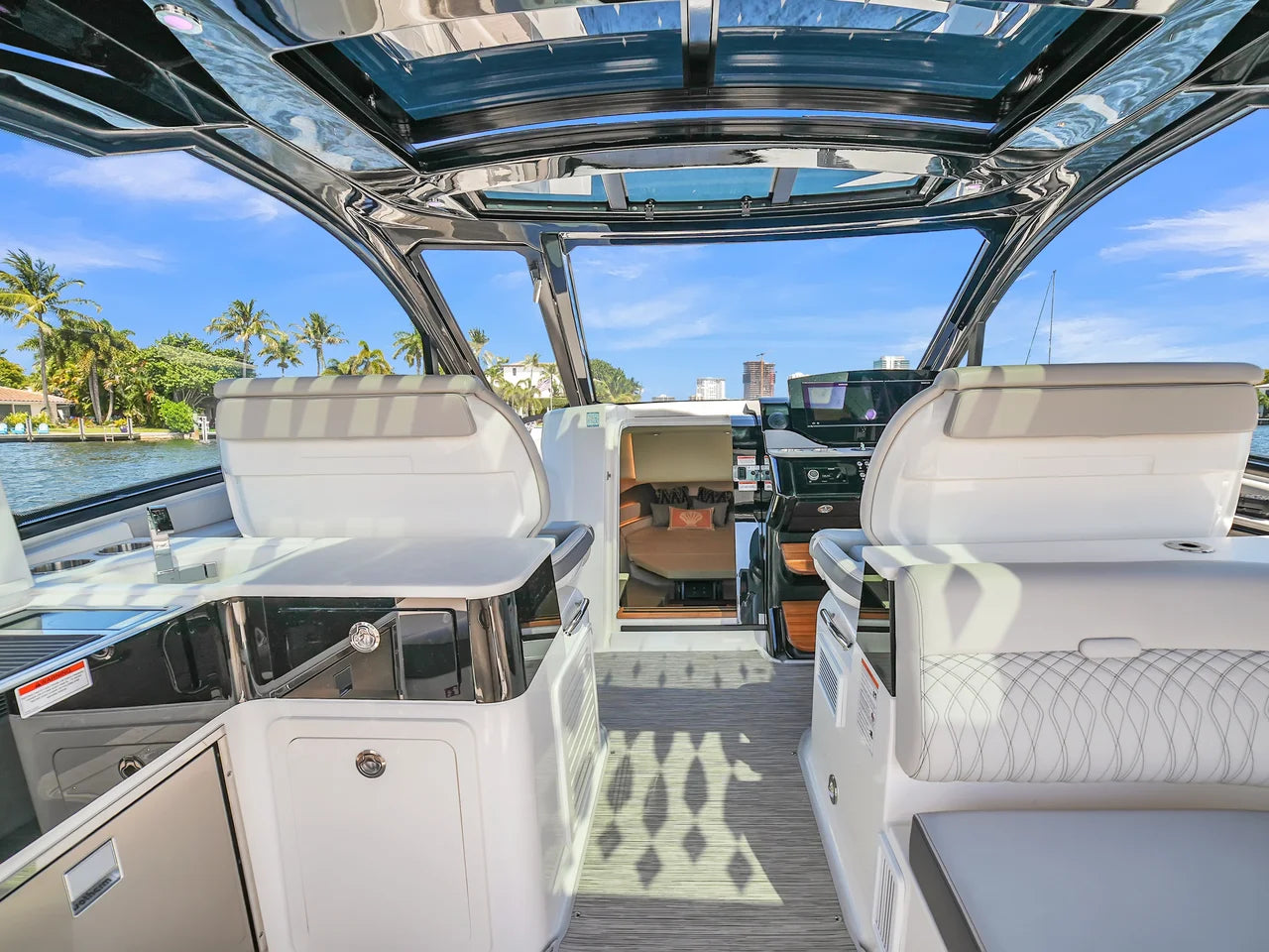 2026 Sea Ray Sundancer 370 Outboard 37.0 feet, Clearwater, Florida #10
