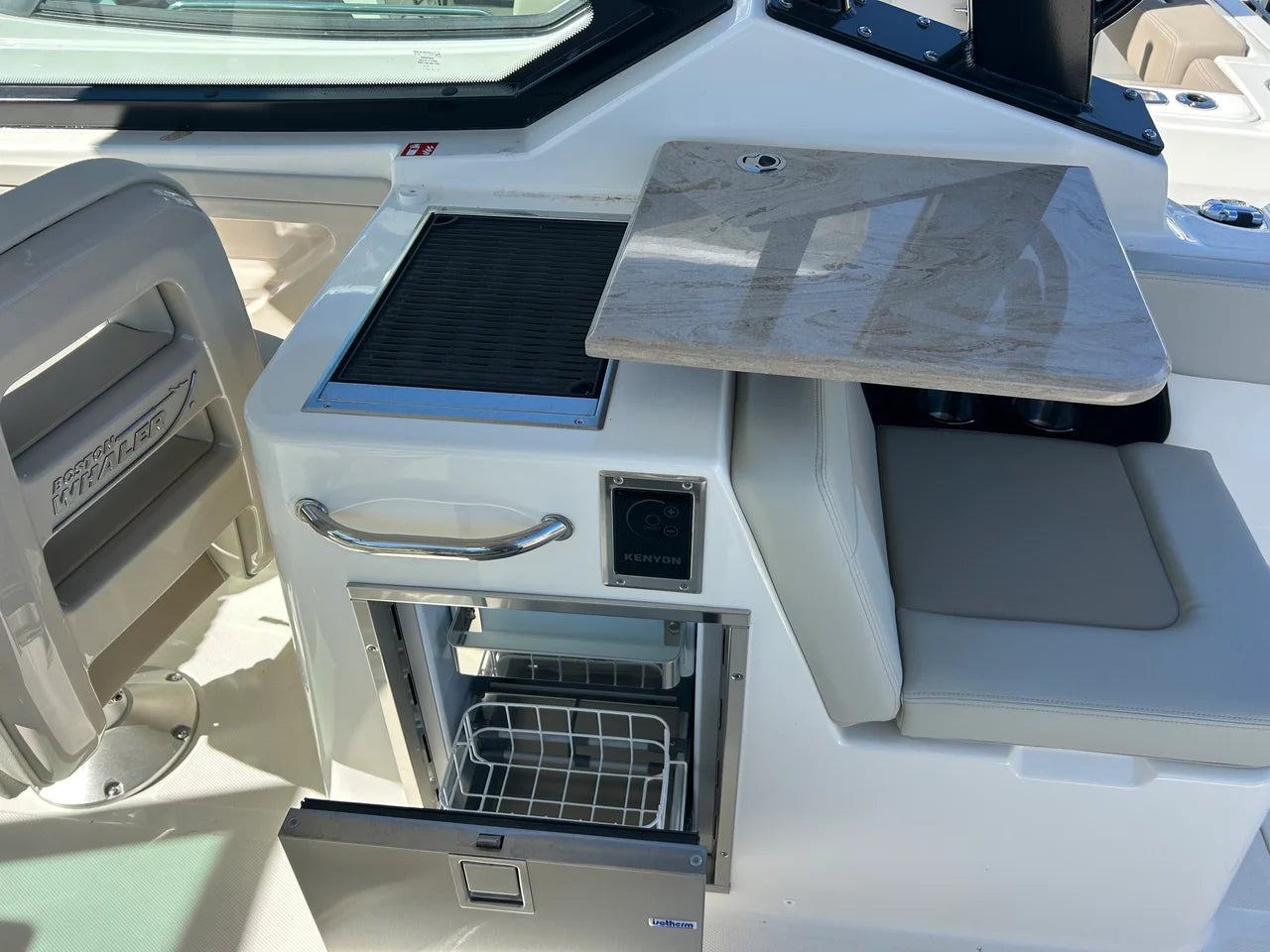 2026 Boston Whaler 280 Vantage 28.0 feet, Clearwater, Florida #16
