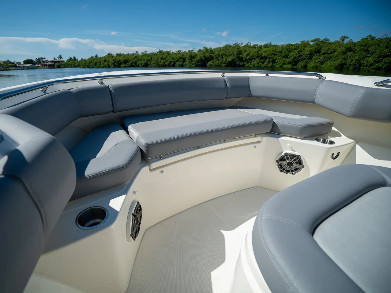 2026 Boston Whaler 280 Outrage 28.0 feet, Clearwater, Florida #17