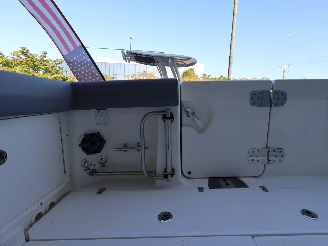 2026 Boston Whaler 330 Outrage 33.0 feet, Clearwater, Florida #10