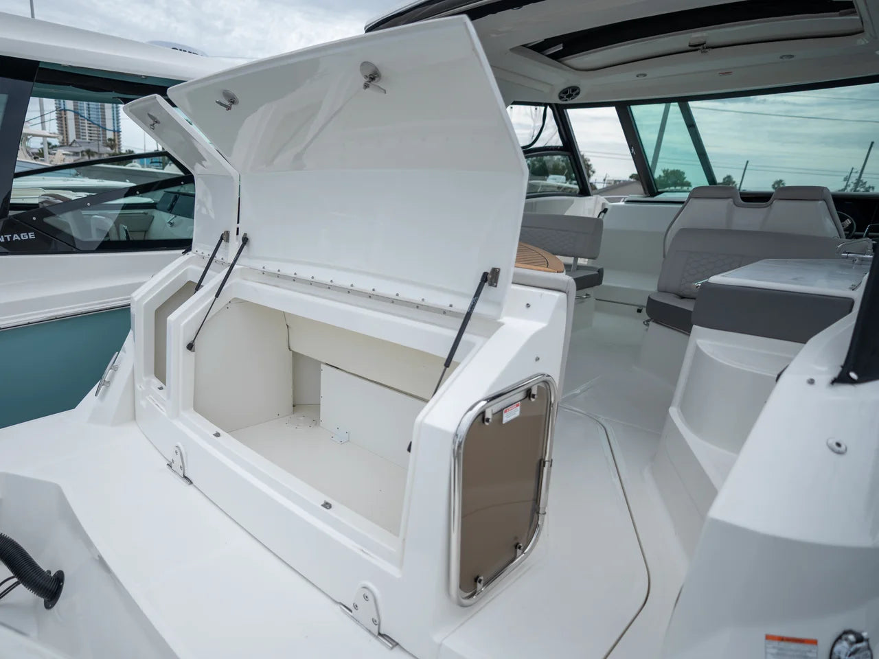 2026 Sea Ray Sundancer 320 Outboard 32.0 feet, Clearwater, Florida #36