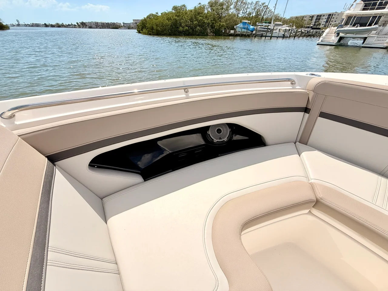 2026 Boston Whaler 280 Vantage 28.0 feet, Clearwater, Florida #52