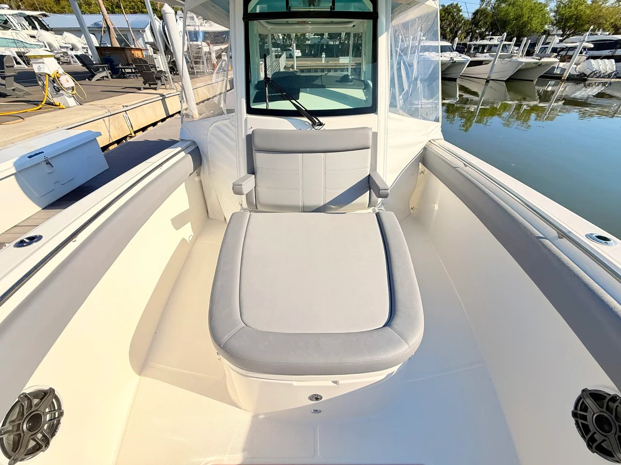 2026 Boston Whaler 330 Outrage 33.0 feet, Clearwater, Florida #25