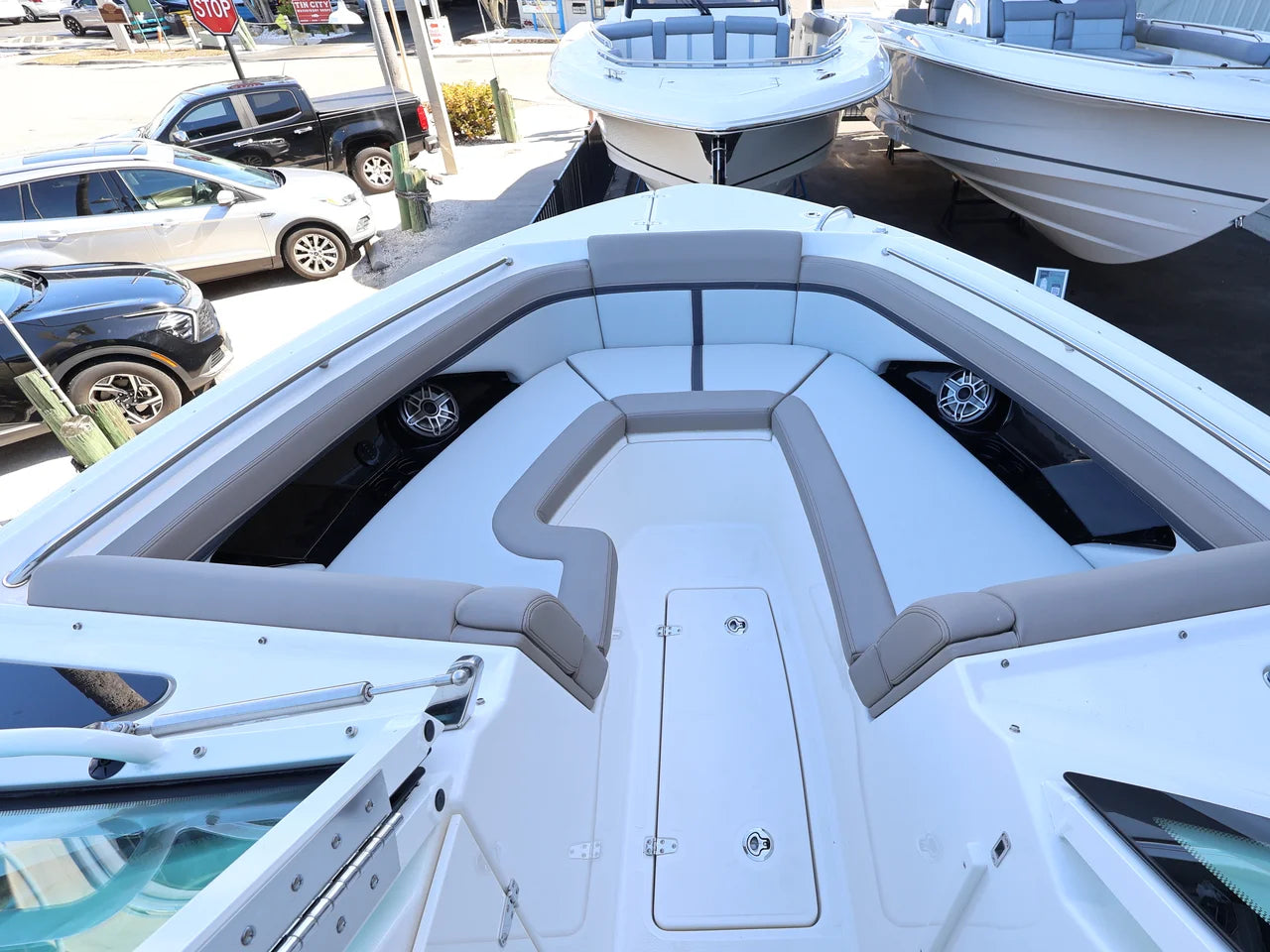 2026 Boston Whaler 330 Vantage 33.0 feet, Clearwater, Florida #37