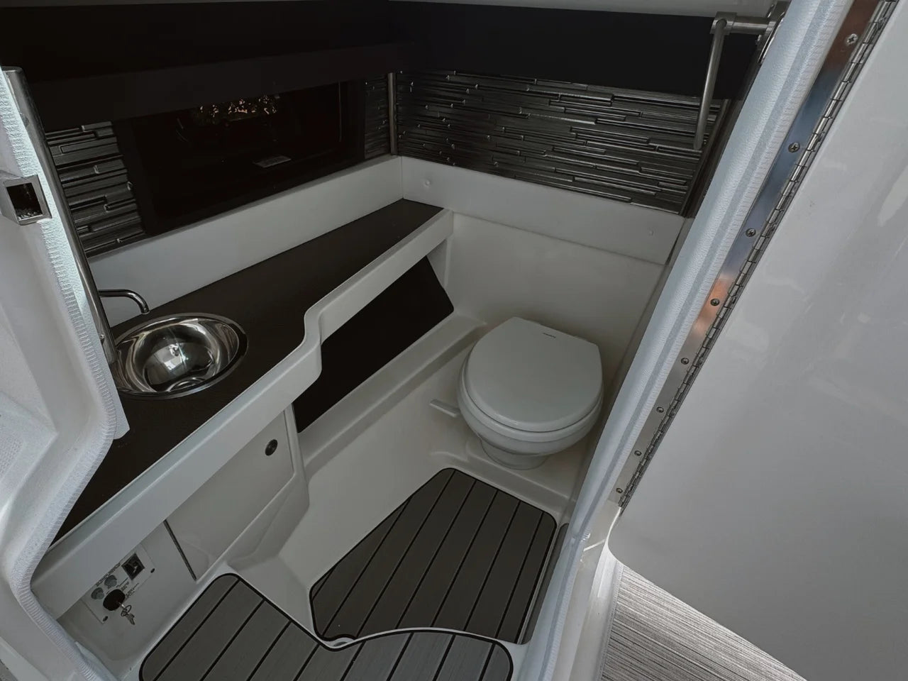 2026 Sea Ray SLX 310 Outboard 31.0 feet, Clearwater, Florida #18