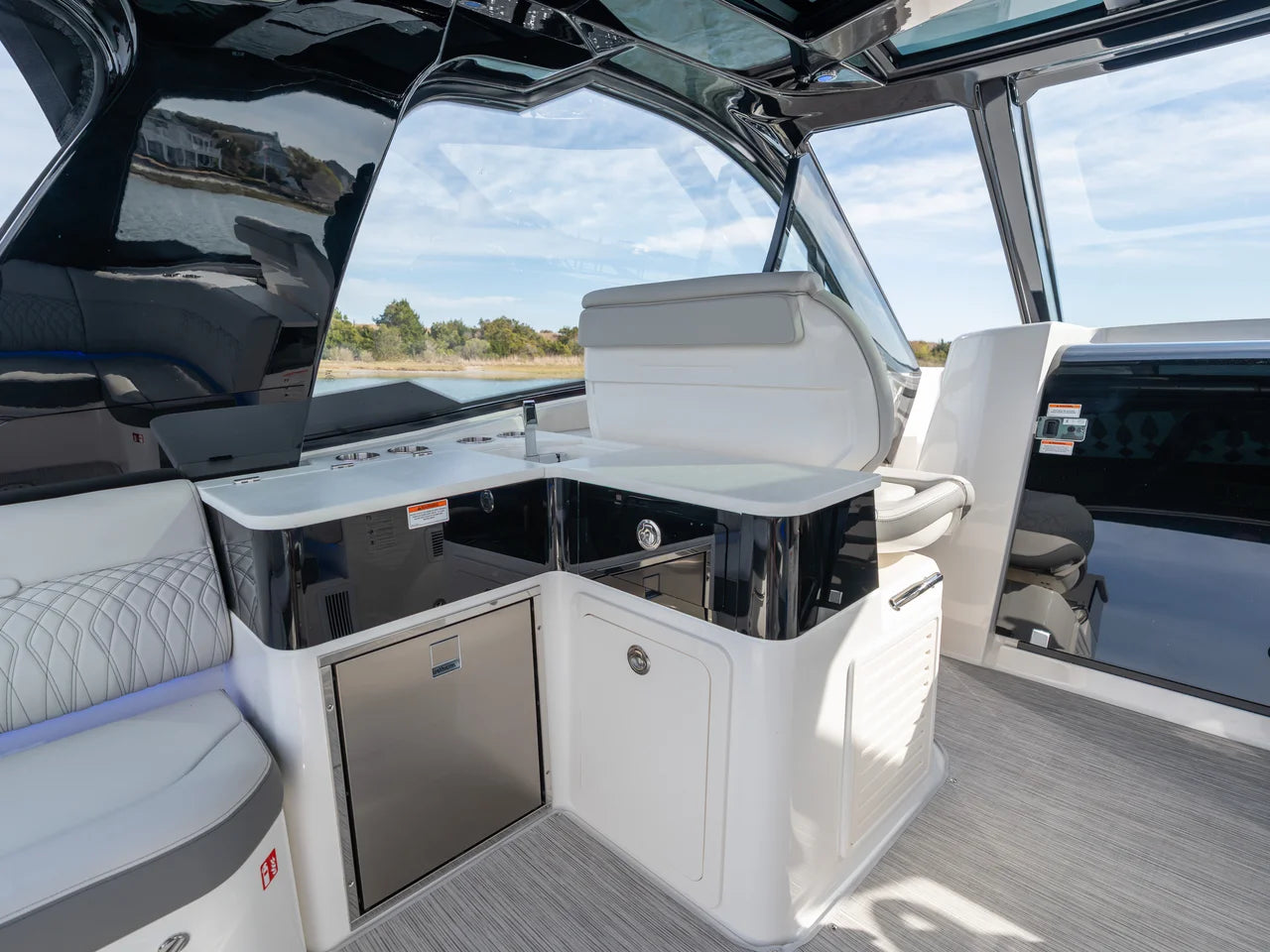2026 Sea Ray Sundancer 370 Outboard 37.0 feet, Clearwater, Florida #18