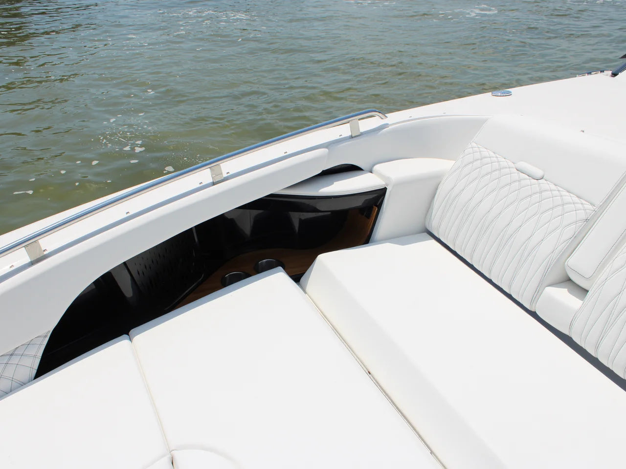 2026 Sea Ray Sundancer 370 Outboard 37.0 feet, Clearwater, Florida #98