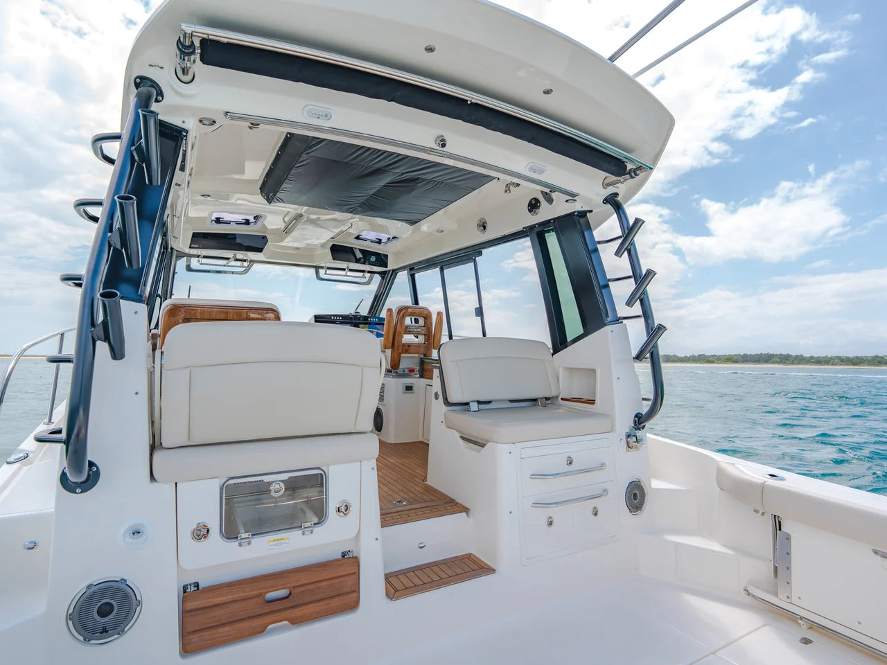 2026 Boston Whaler 405 Conquest 40.0 feet, Clearwater, Florida #9