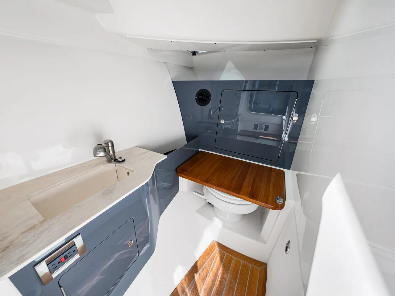 2026 Boston Whaler 330 Vantage 33.0 feet, Clearwater, Florida #42