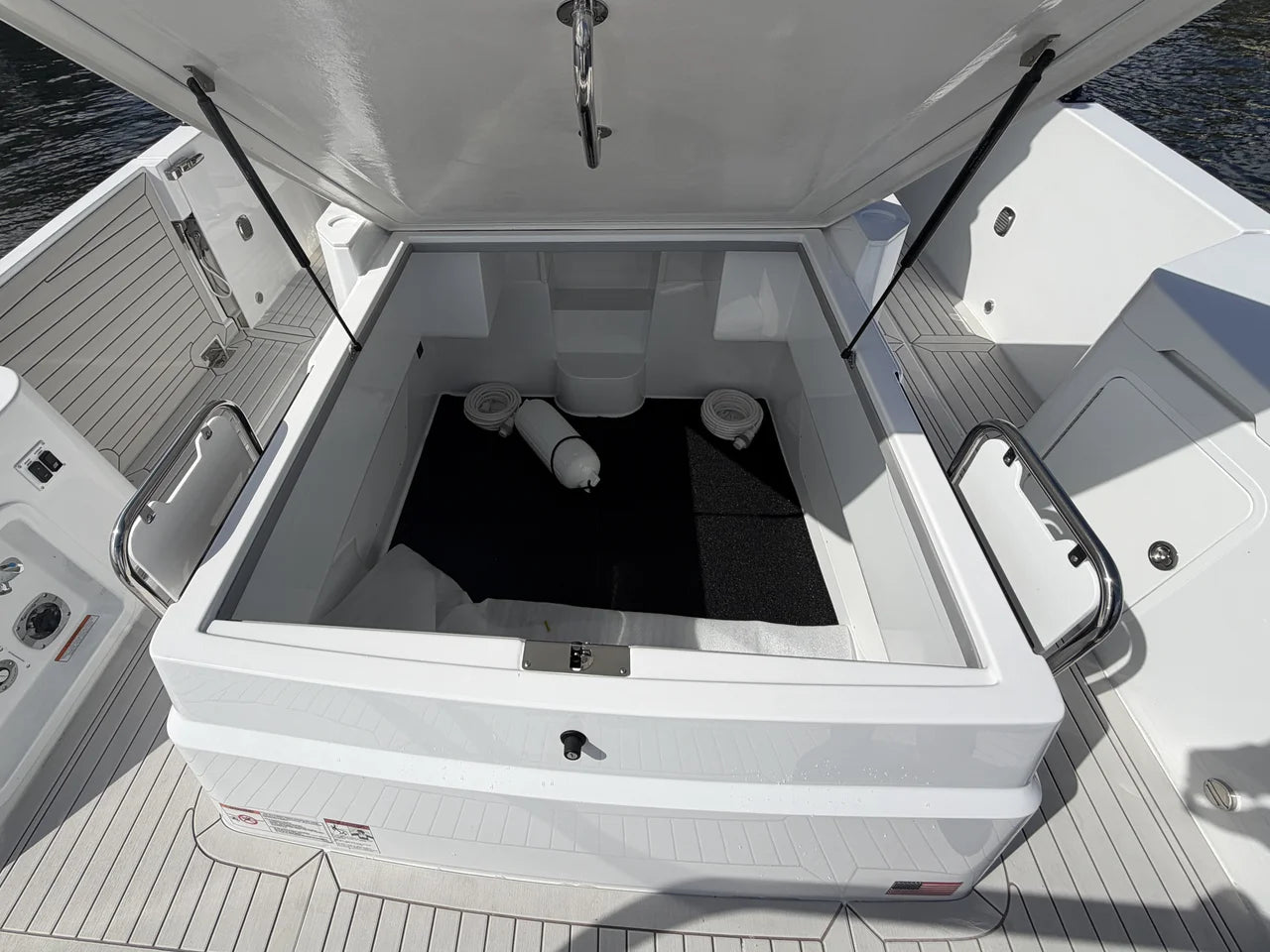 2026 Cruisers Yachts 38 VTR 38.0 feet, Clearwater, Florida #21