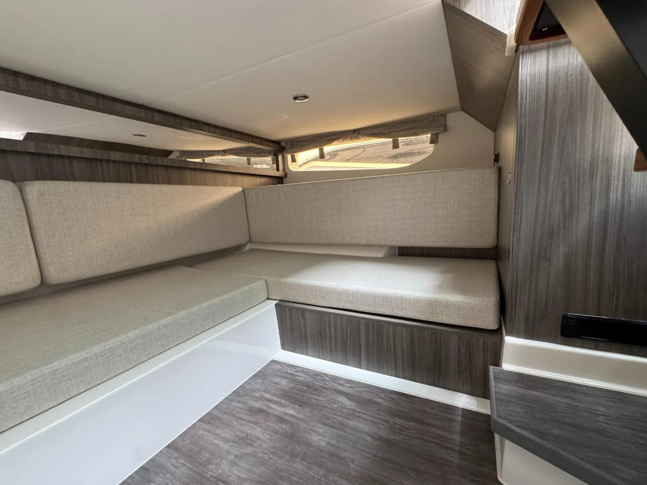 2026 Sea Ray Sundancer 370 Outboard 37.0 feet, Clearwater, Florida #56