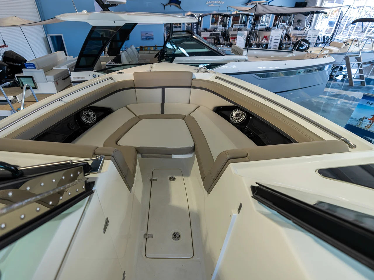 2026 Boston Whaler 330 Vantage 33.0 feet, Clearwater, Florida #16