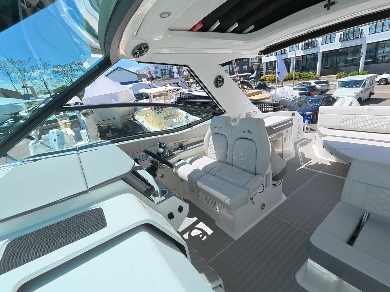 2026 Sea Ray Sundancer 320 Outboard 32.0 feet, Clearwater, Florida #23