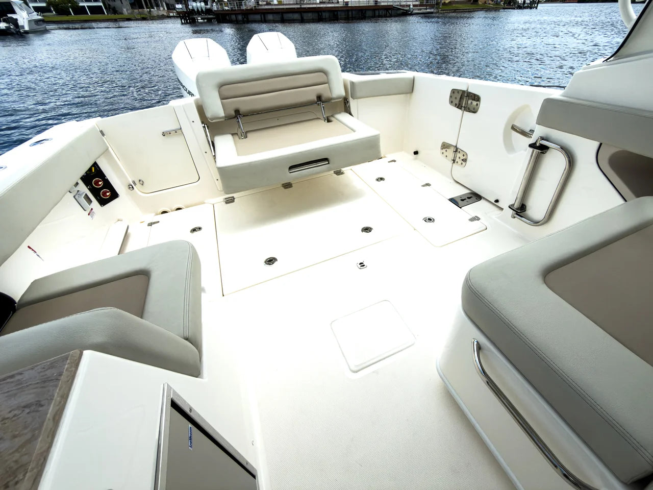 2026 Boston Whaler 280 Vantage 27.0 feet, Clearwater, Florida #17