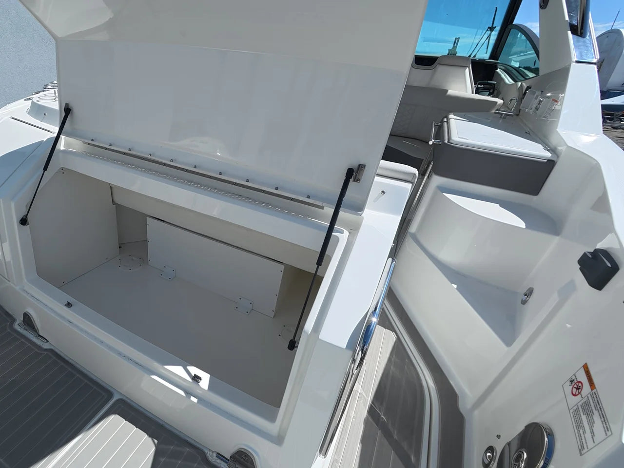 2026 Sea Ray Sundancer 320 Outboard 32.0 feet, Clearwater, Florida #7