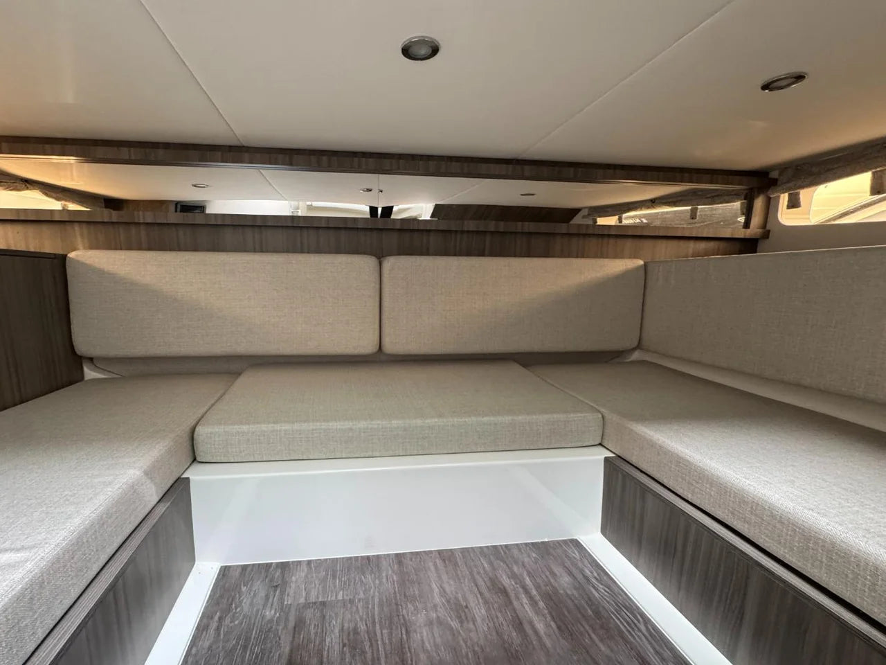 2026 Sea Ray Sundancer 370 Outboard 37.0 feet, Clearwater, Florida #55