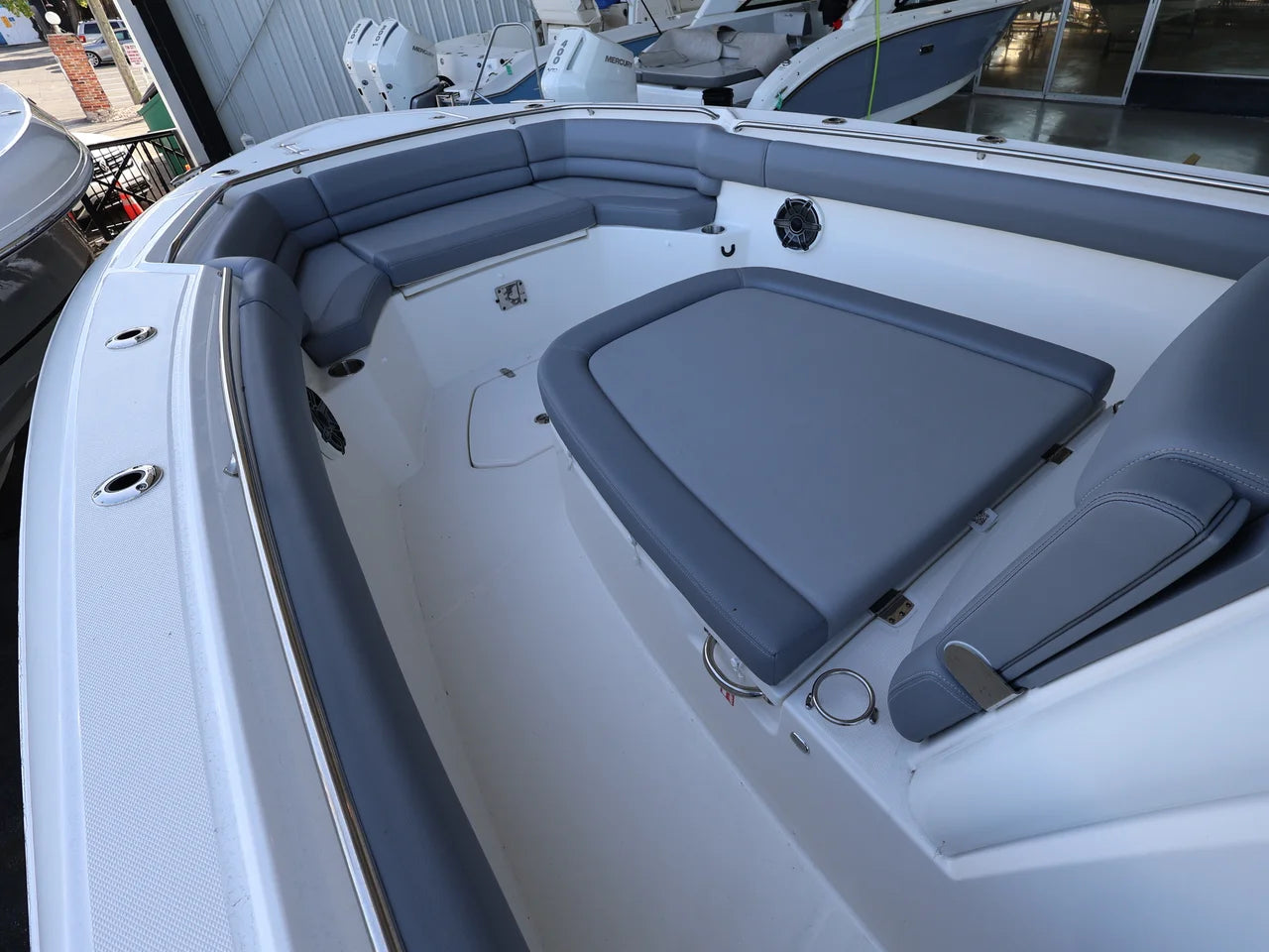 2026 Boston Whaler 330 Outrage 33.0 feet, Clearwater, Florida #25