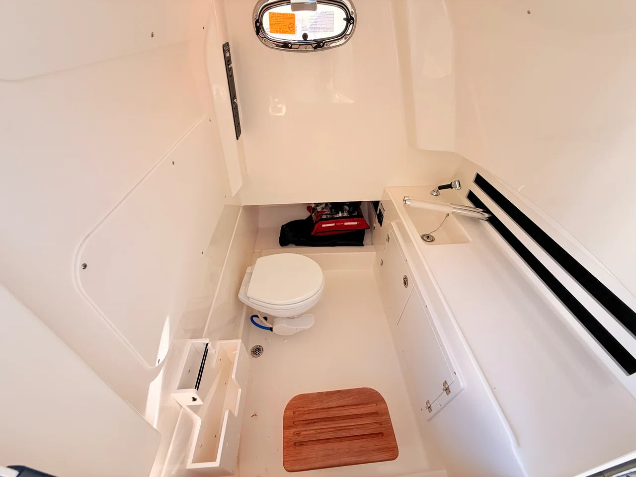 2026 Boston Whaler 330 Outrage 33.0 feet, Clearwater, Florida #42