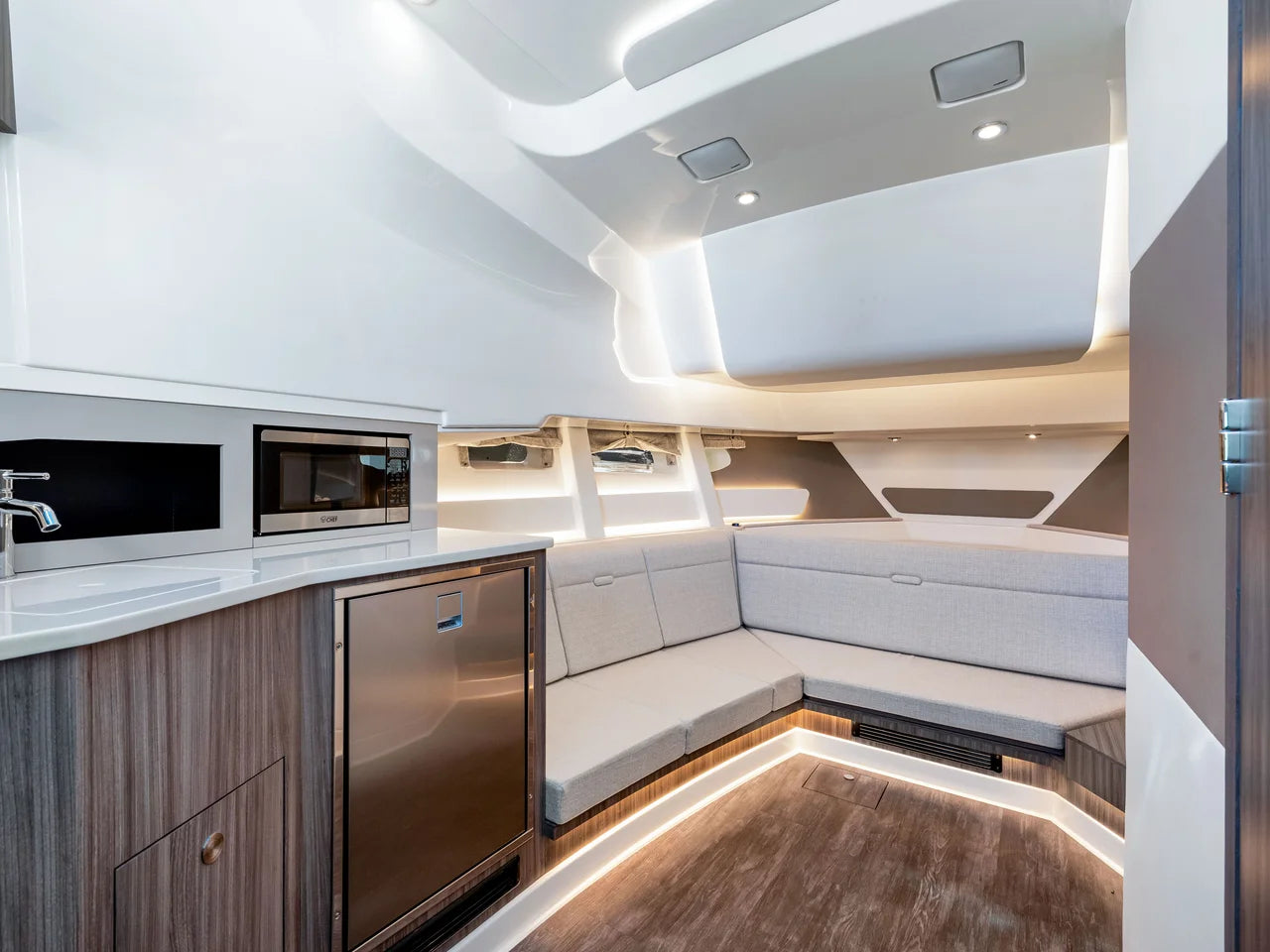 2026 Sea Ray Sundancer 370 Outboard 37.0 feet, Clearwater, Florida #81