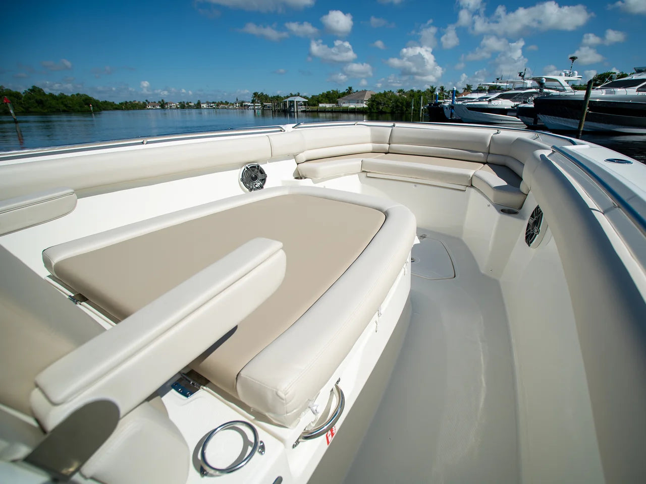 2026 Boston Whaler 330 Outrage 33.0 feet, Clearwater, Florida #16